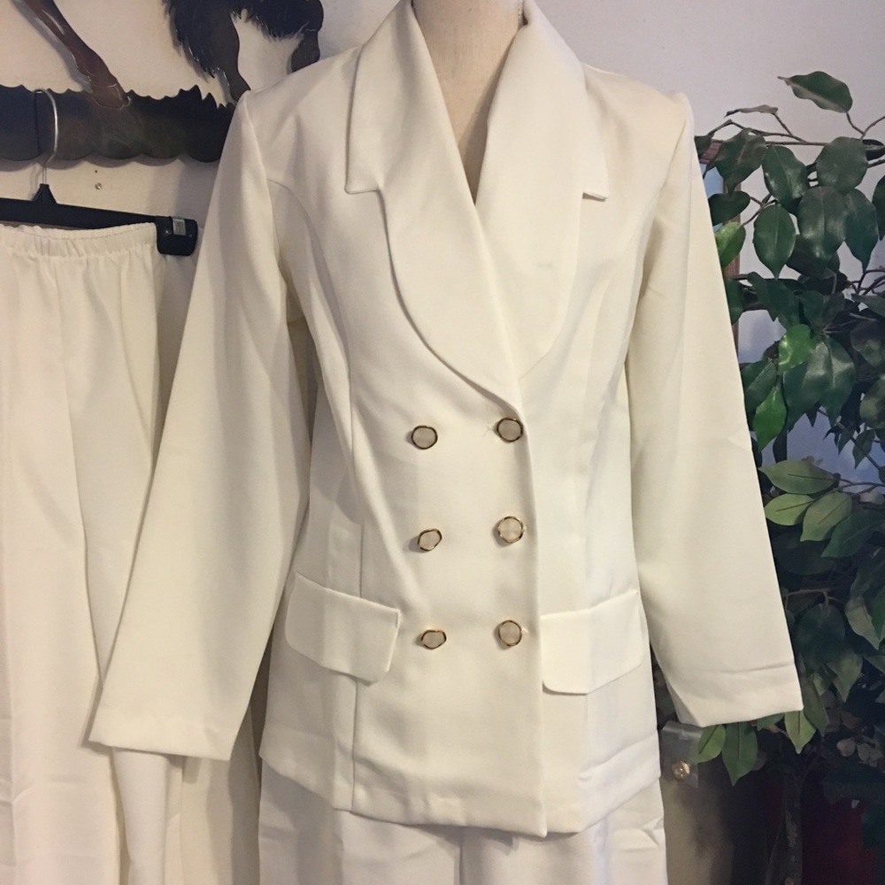 Prelude cream 3 piece set new size 8